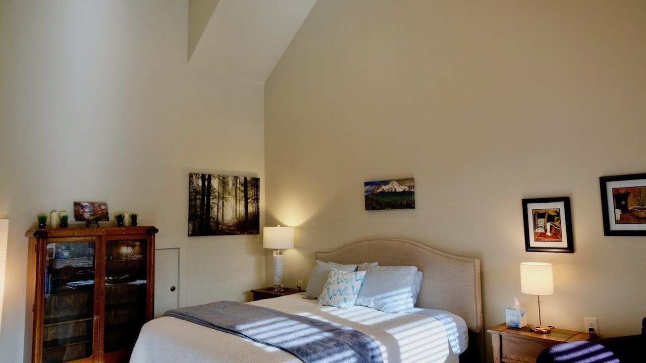 Photo of Bedroom in Mount Shasta