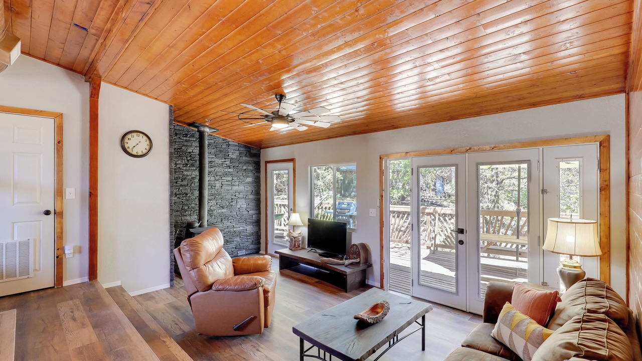 Photo of Bedroom in Crown King