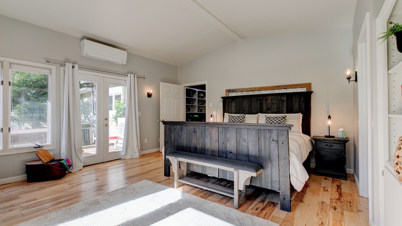 Photo of Bedroom in Newberg
