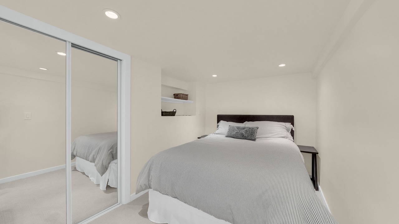 Photo of Bedroom in Corona del Mar