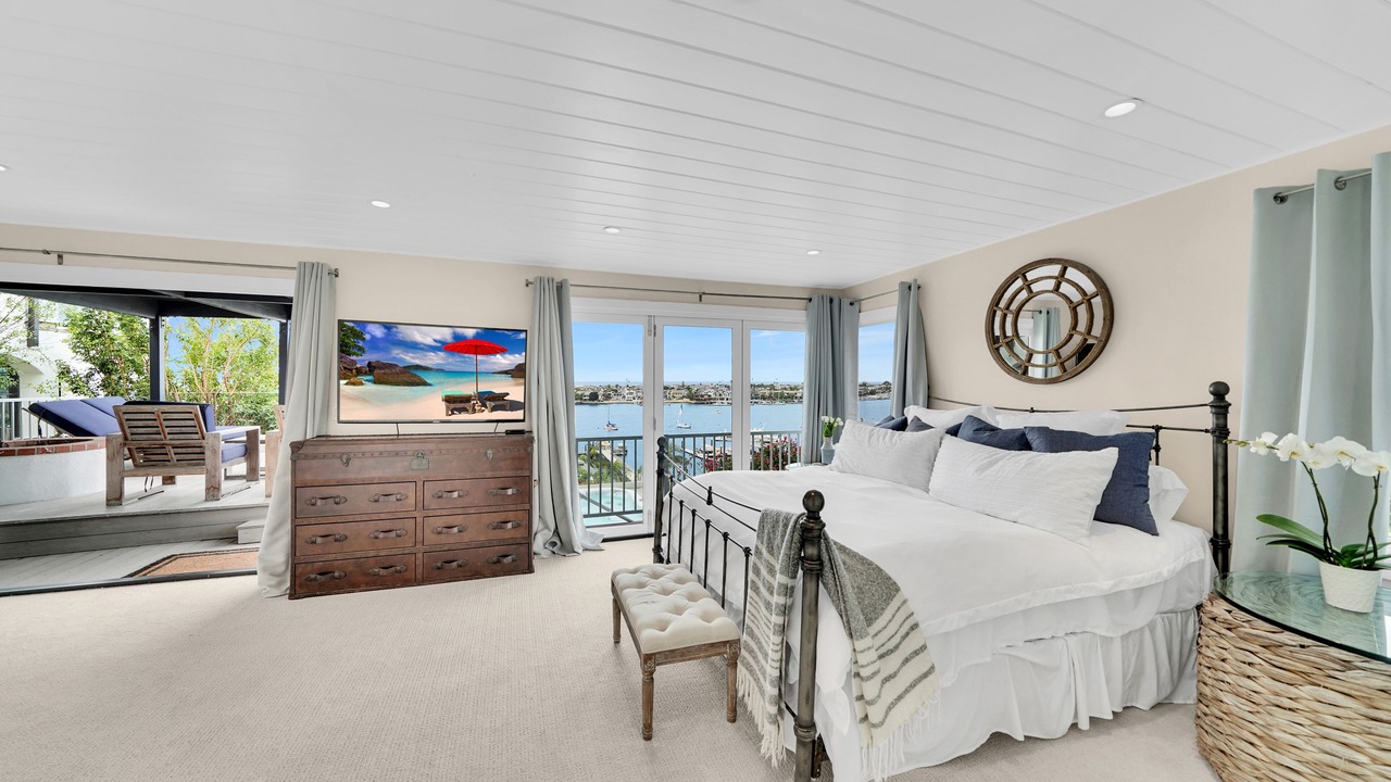 Photo of Bedroom in Corona del Mar