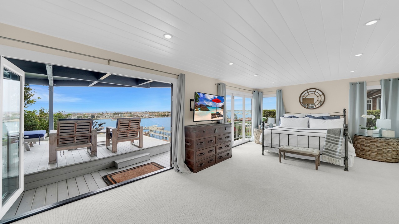 Photo of Bedroom in Corona del Mar