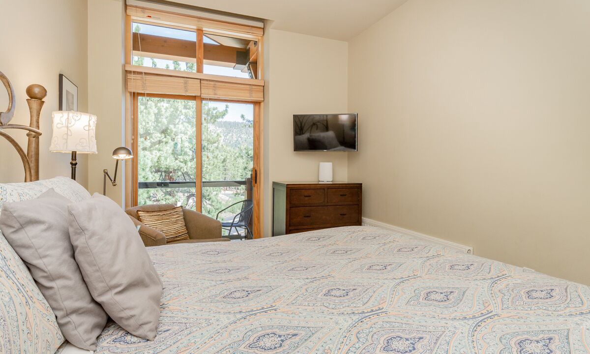 Photo of Bedroom in Mammoth Lakes