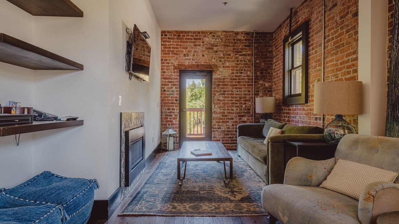 Photo of Livingroom in Downtown