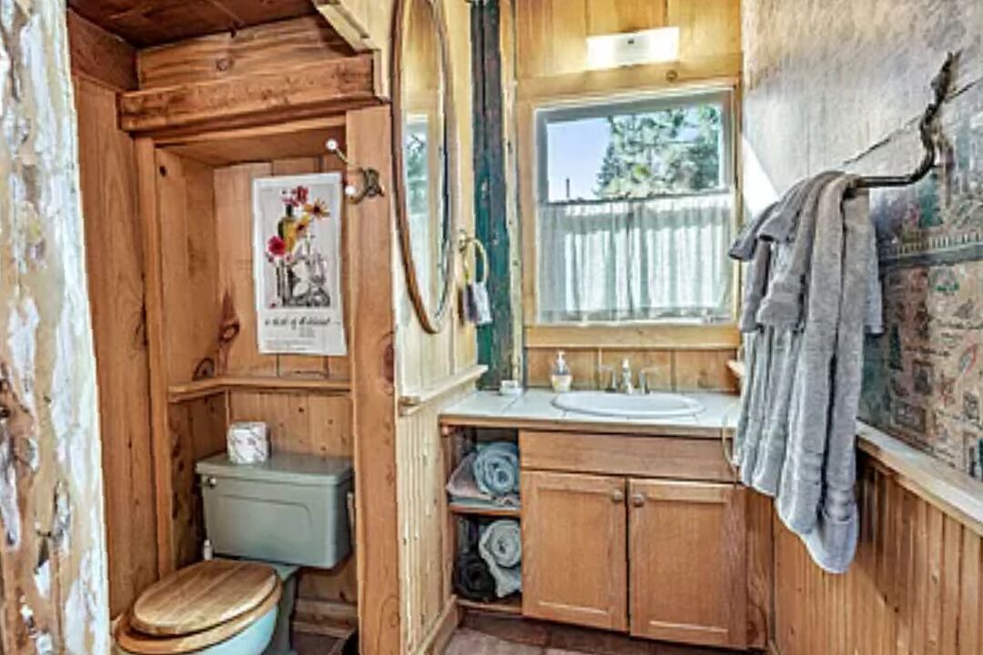 Photo of Bathroom in Ashland