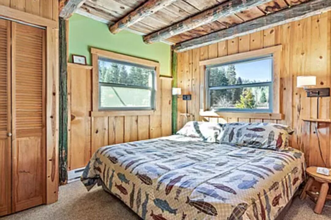 Photo of Bedroom in Ashland