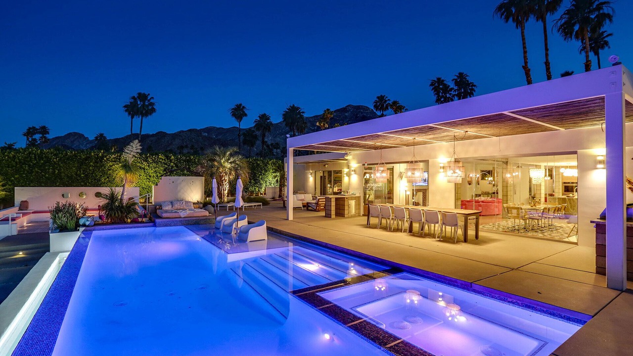 Photo of Outdoor in Thunderbird Heights