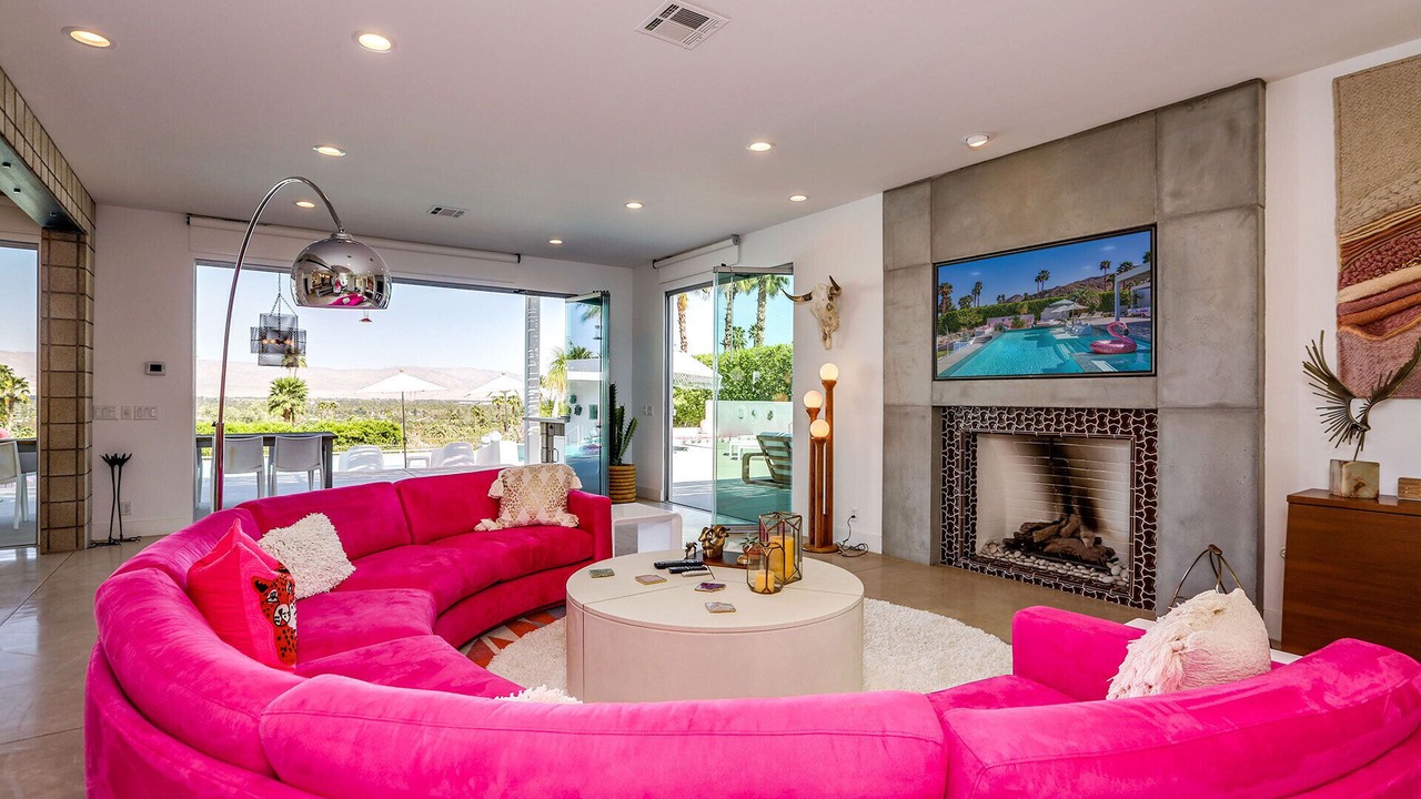 Photo of Livingroom in Thunderbird Heights