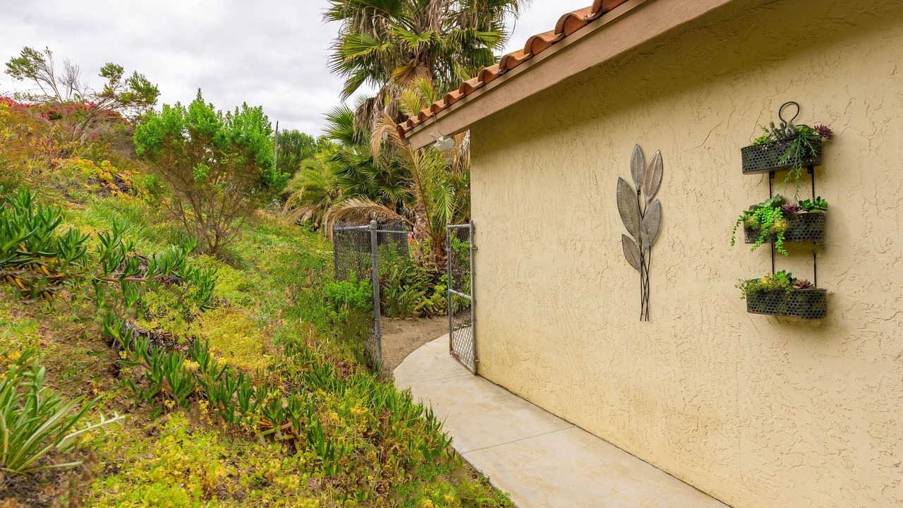 Photo of Outdoor in Henie Hills