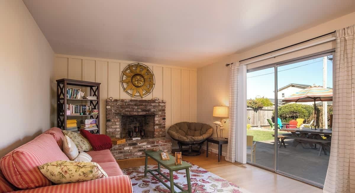 Photo of Livingroom in Westside Santa Cruz