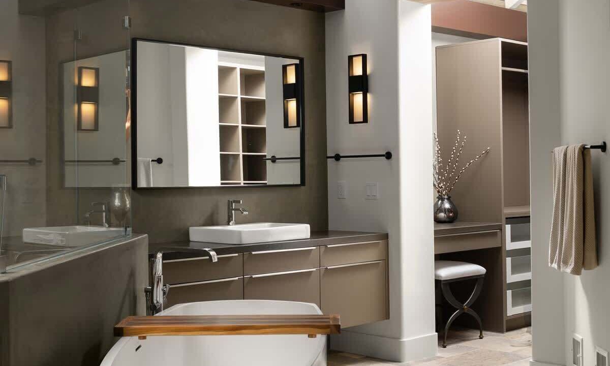 Photo of Bathroom in Corona del Mar