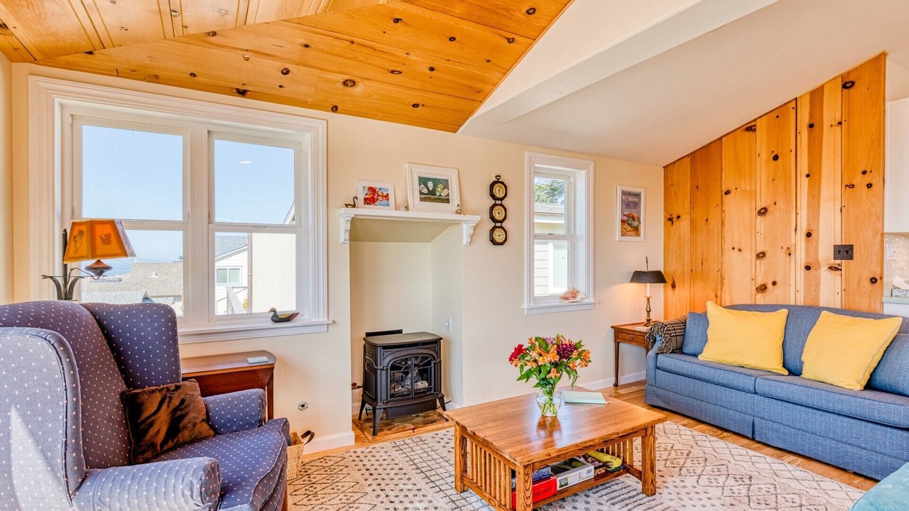 Photo of Bedroom in Dillon Beach