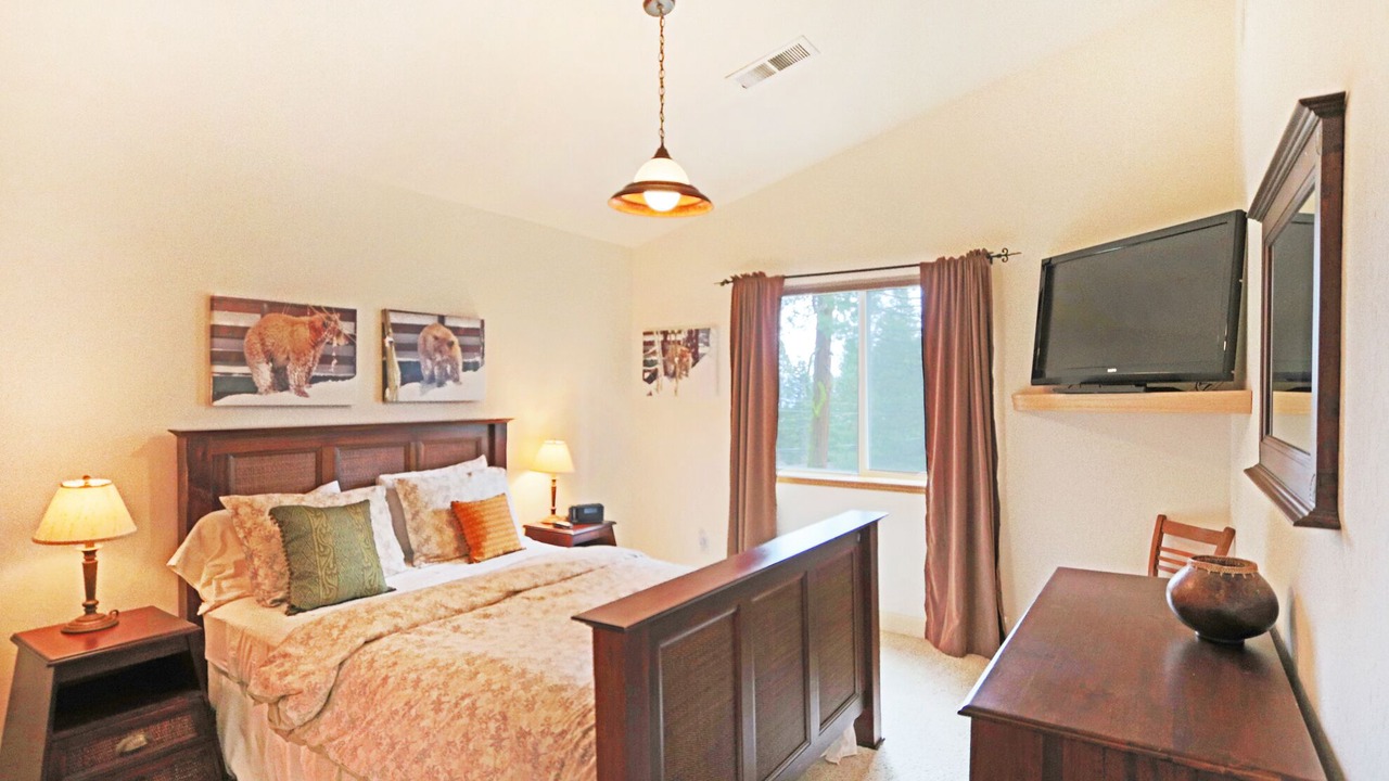 Photo of Bedroom in Tahoe Woods
