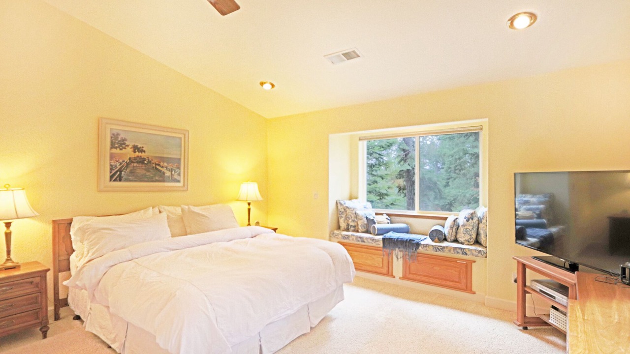 Photo of Bedroom in Tahoe Woods