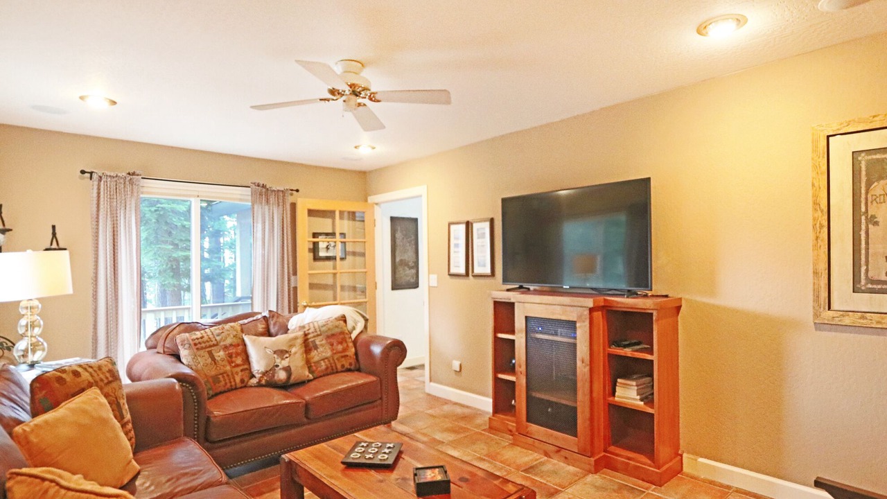 Photo of Livingroom in Tahoe Woods
