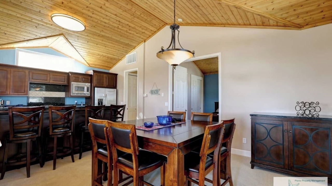 Photo of Livingroom in Downtown