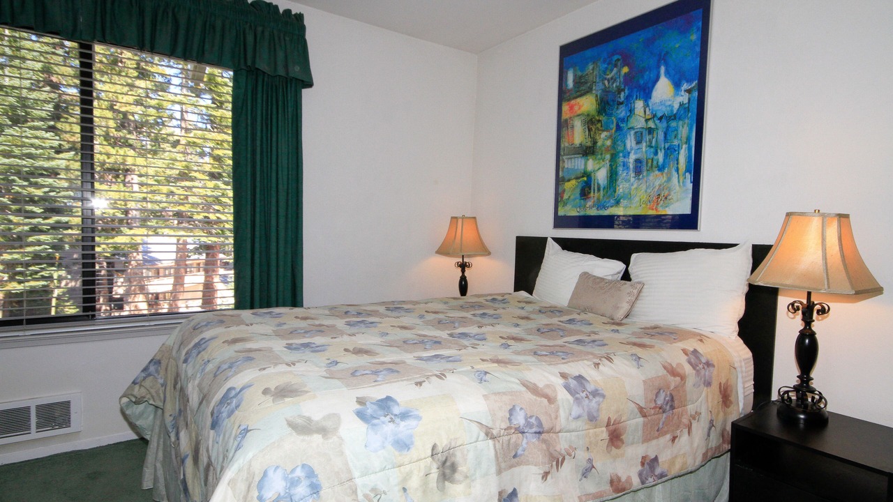 Photo of Bedroom in Mammoth Lakes