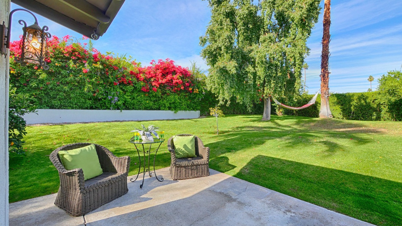Photo of Patio Balcony in Magnesia Falls Cove