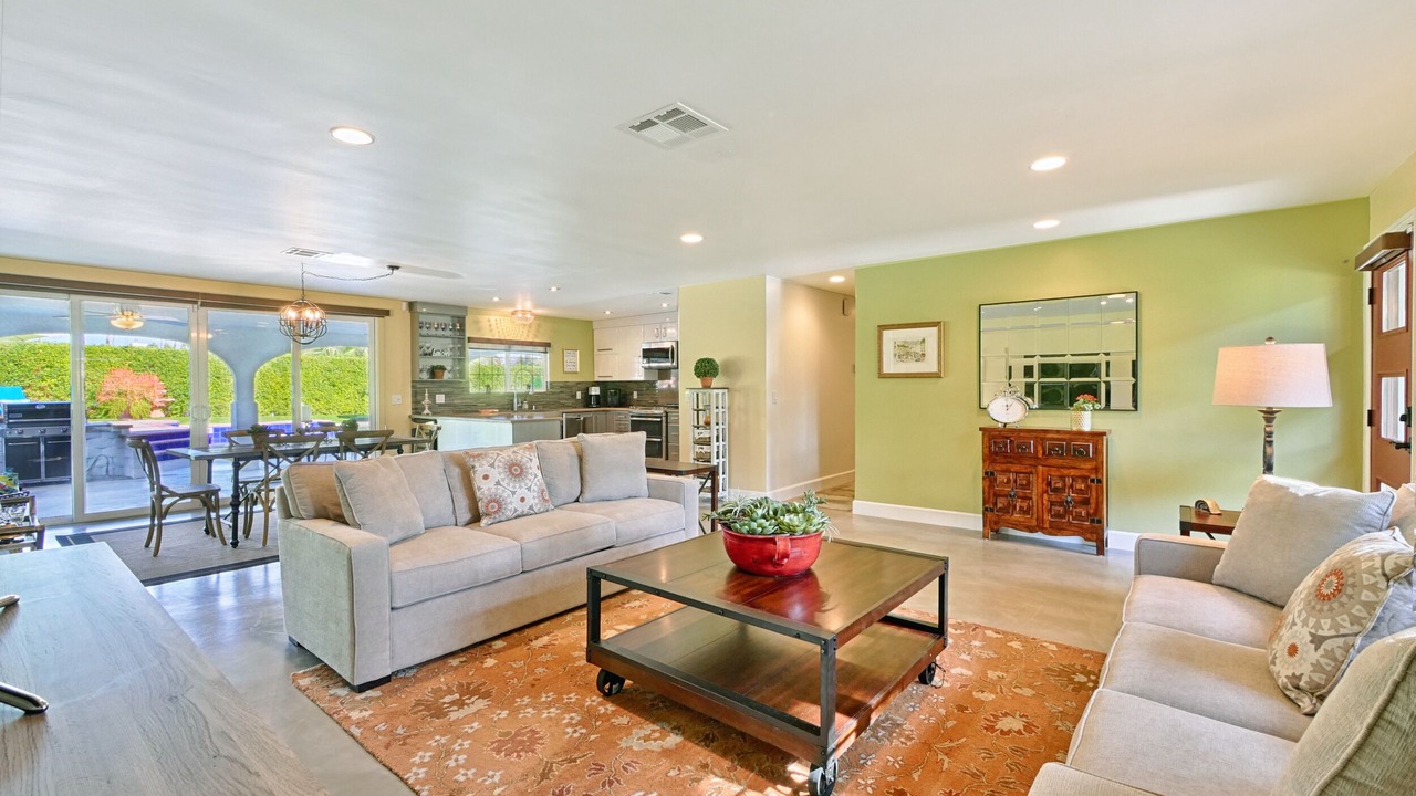 Photo of Livingroom in Magnesia Falls Cove