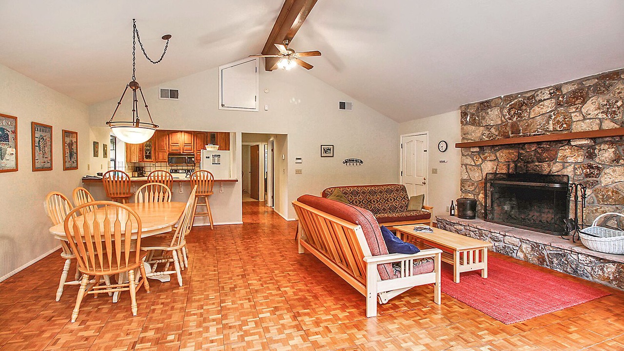 Photo of Bedroom in Guerneville