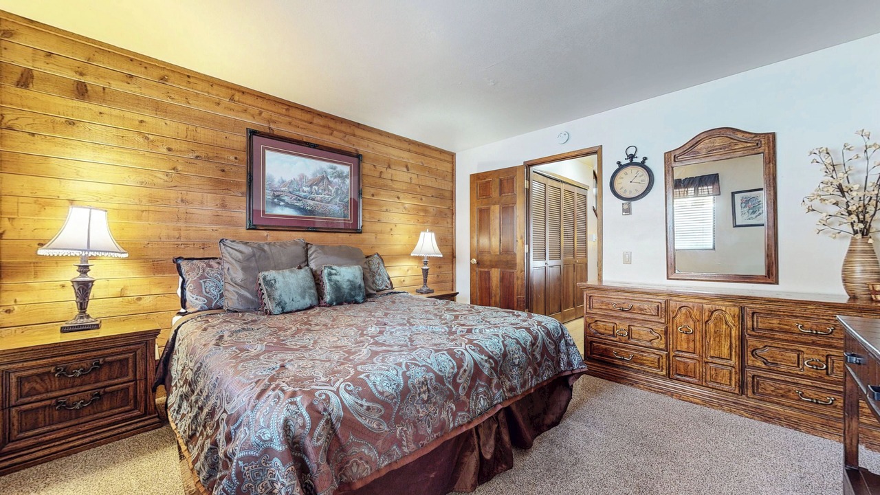 Photo of Bedroom in Mammoth Lakes