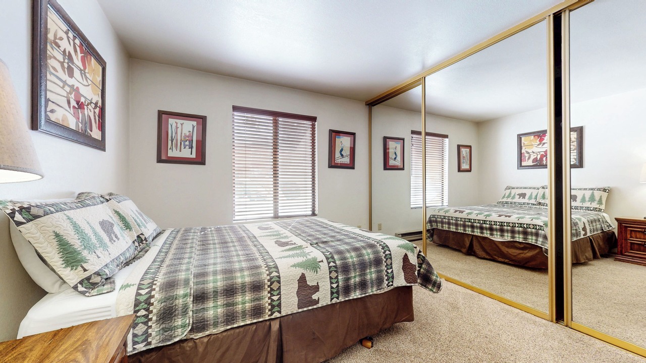 Photo of Bedroom in Mammoth Lakes