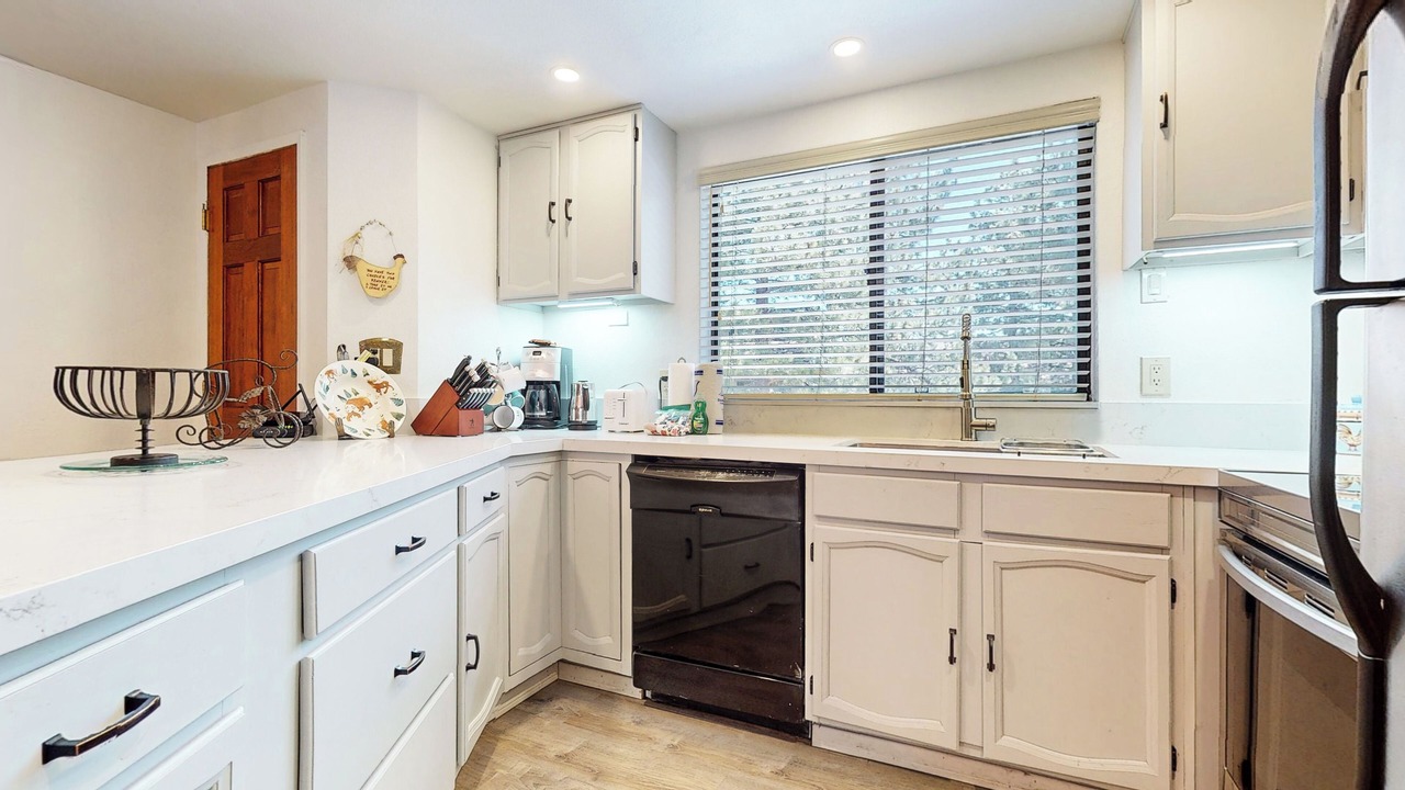 Photo of Kitchen in Mammoth Lakes