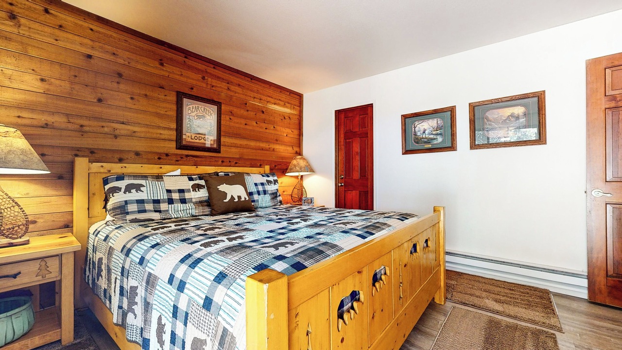 Photo of Bedroom in Mammoth Lakes