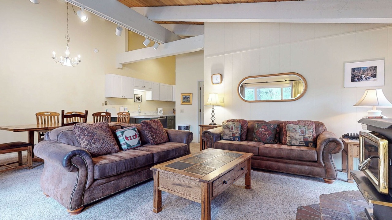 Photo of Livingroom in Mammoth Lakes