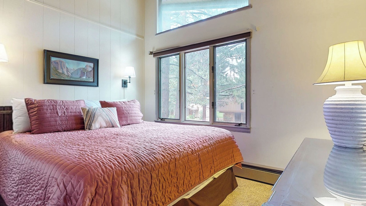 Photo of Bedroom in Mammoth Lakes