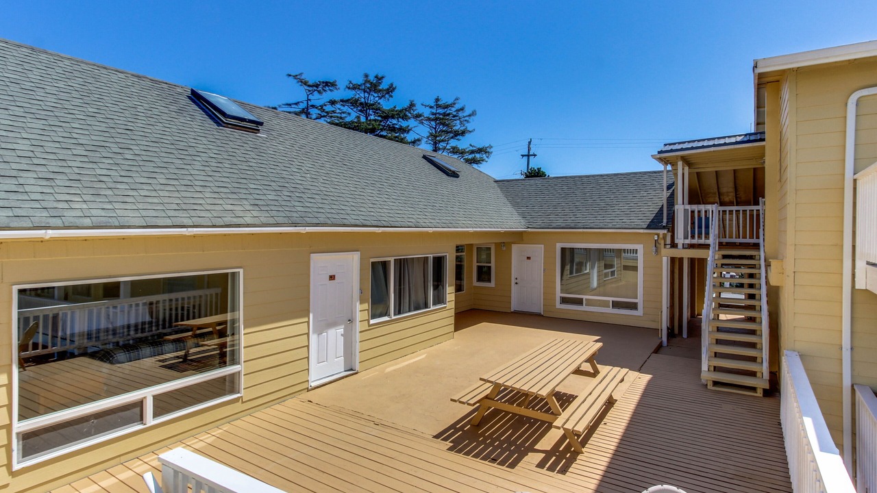 Photo of Patio Balcony in Lincoln City