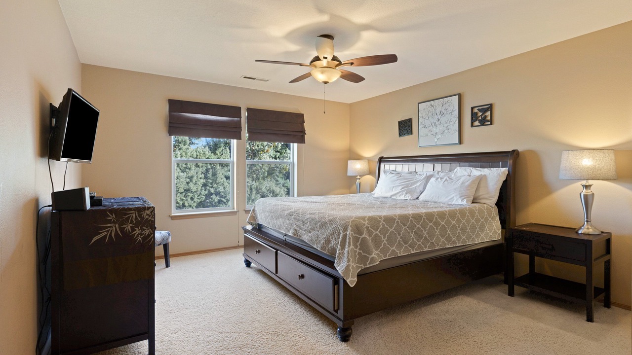 Photo of Bedroom in Awbrey Butte