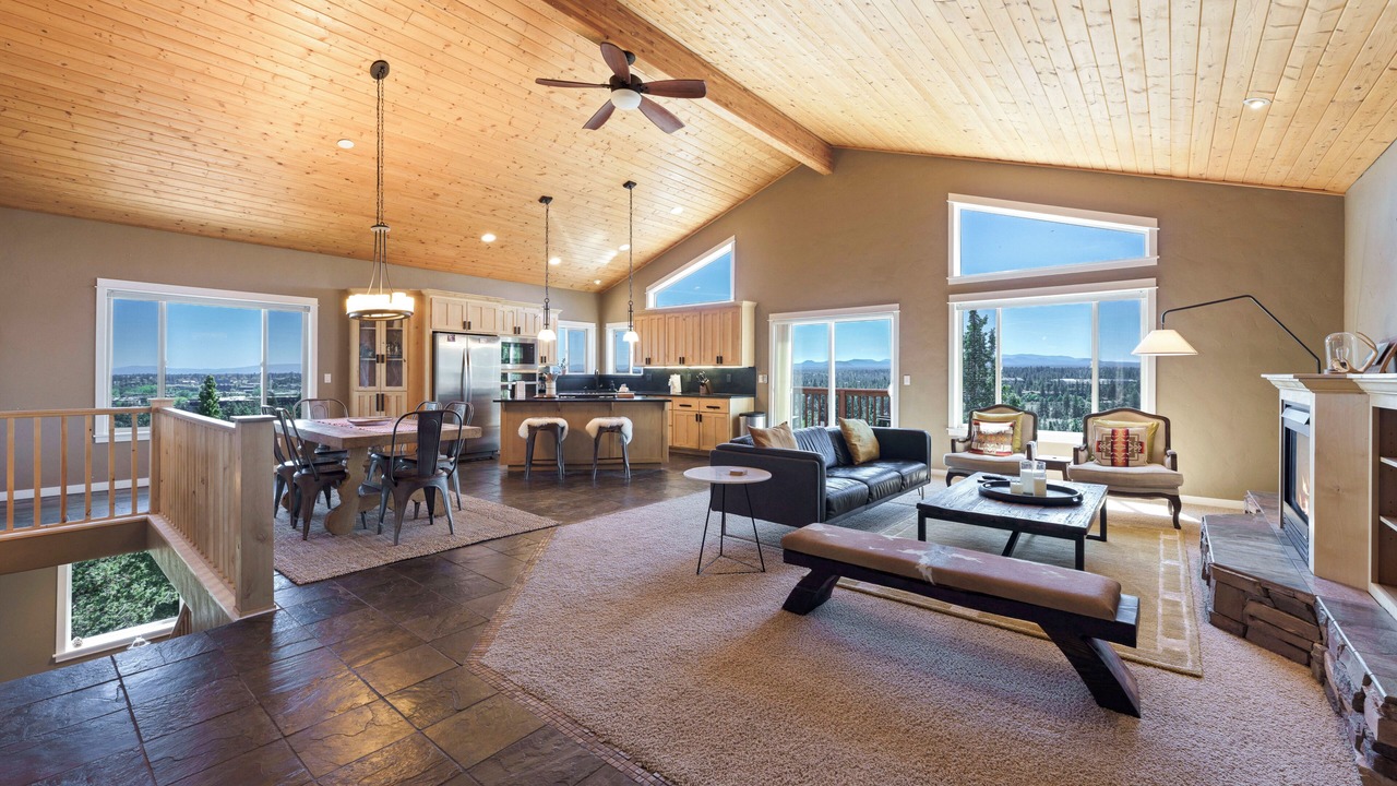 Photo of Livingroom in River West