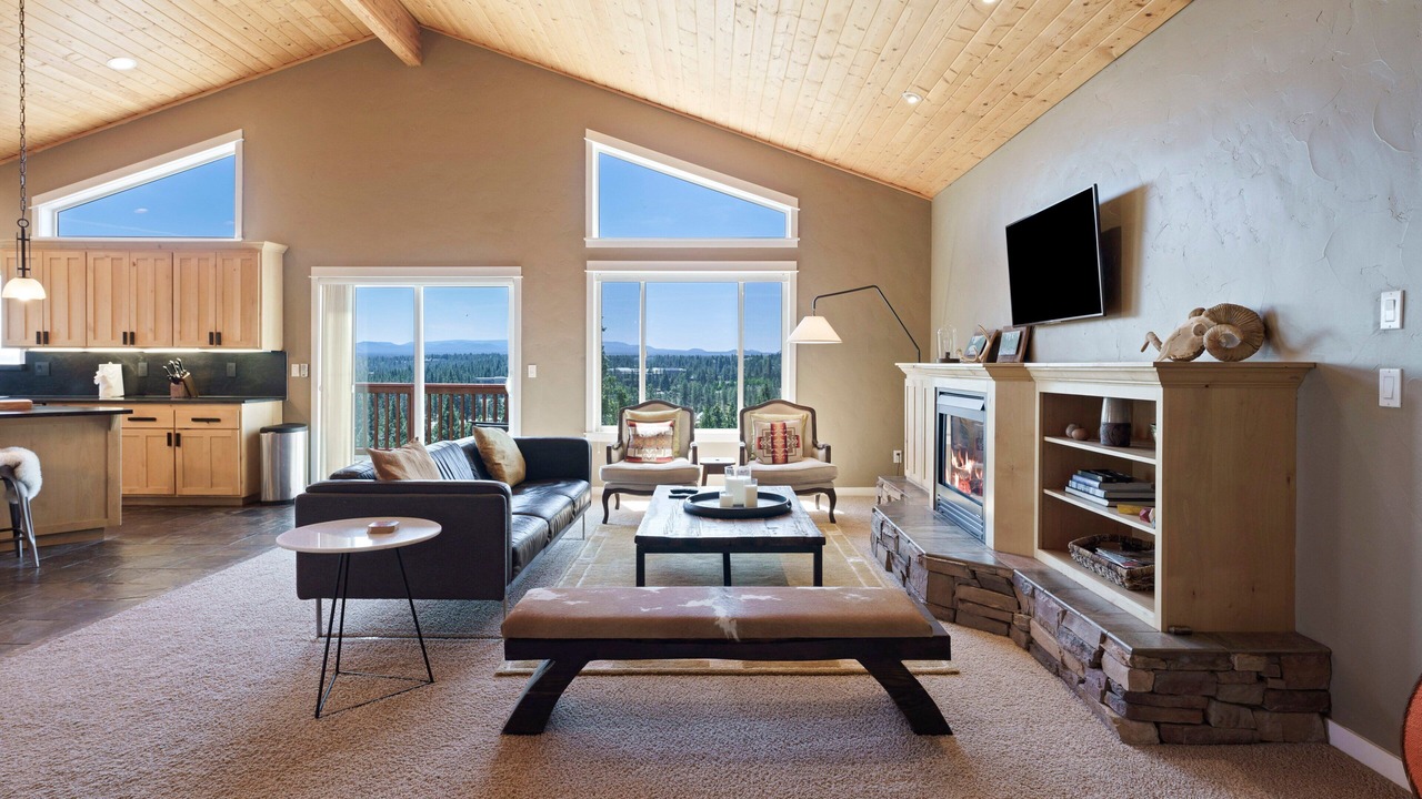 Photo of Livingroom in River West