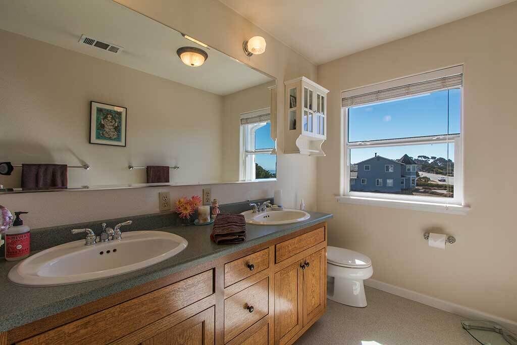 Photo of Bathroom in McKinleyville