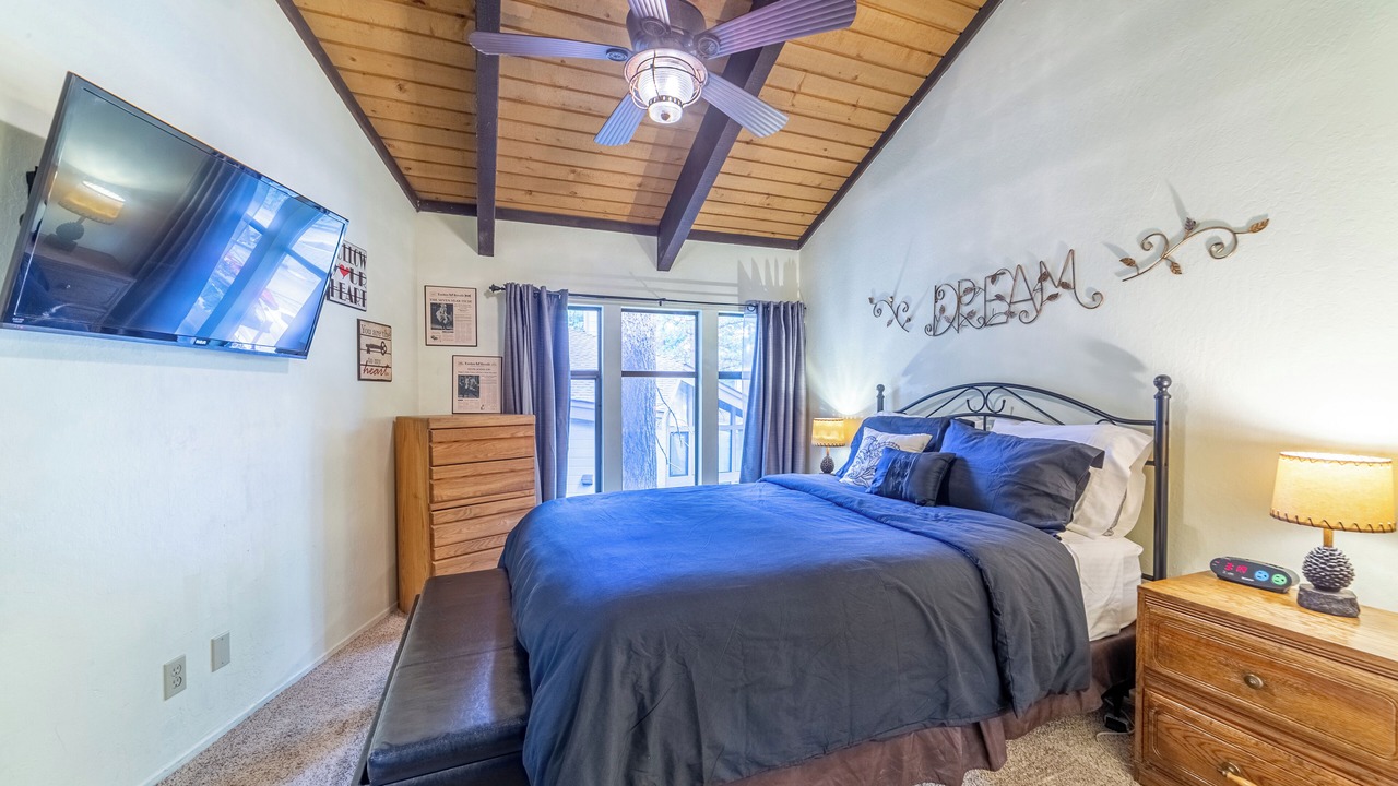 Photo of Bedroom in Mammoth Lakes