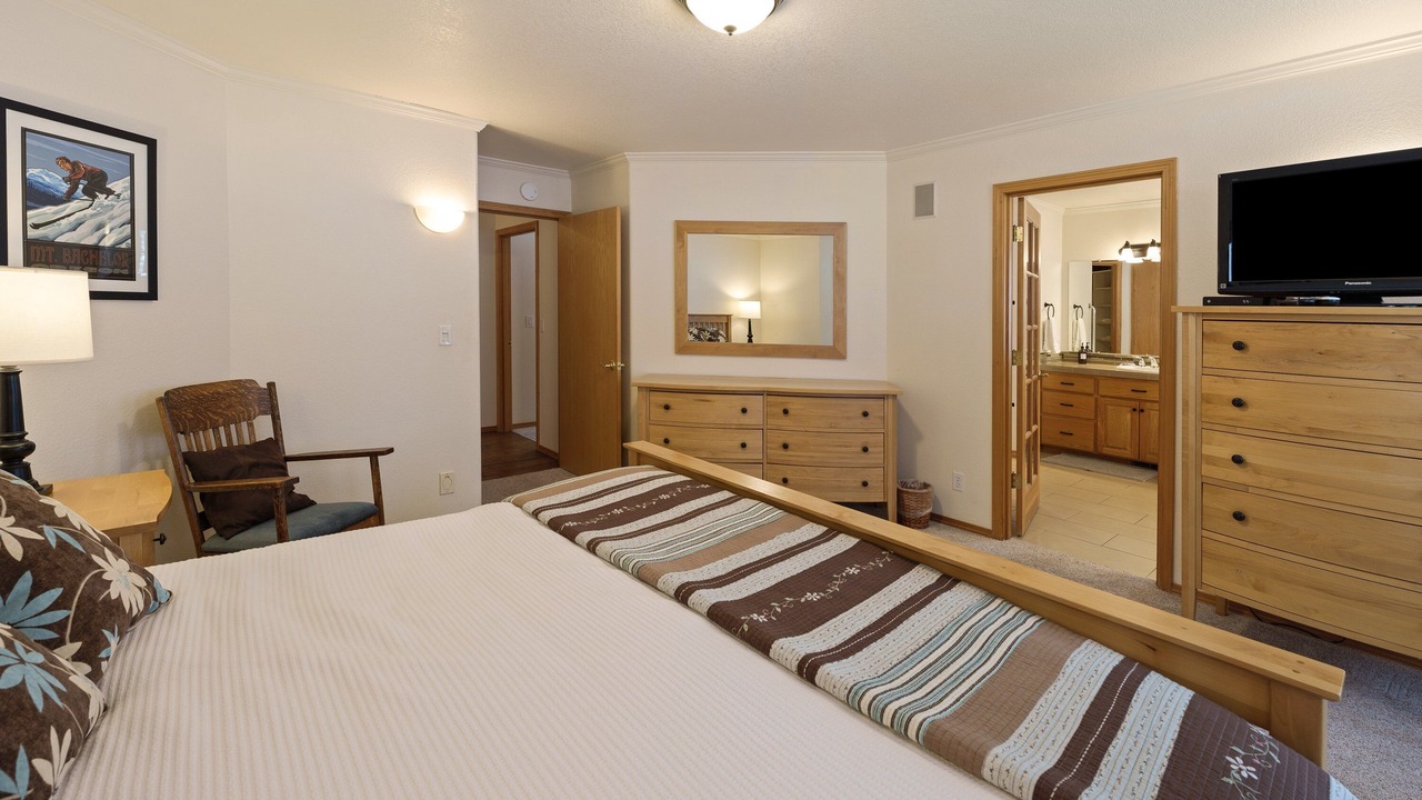 Photo of Bedroom in Sunriver