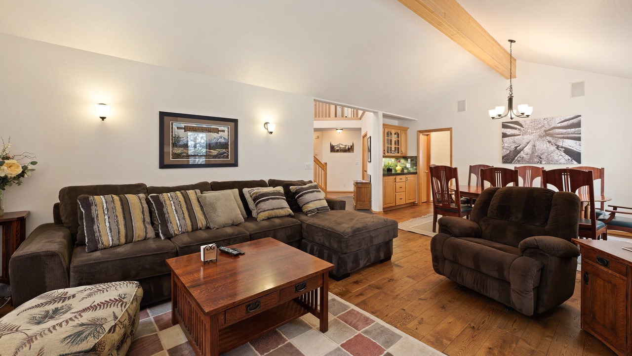 Photo of Livingroom in Sunriver