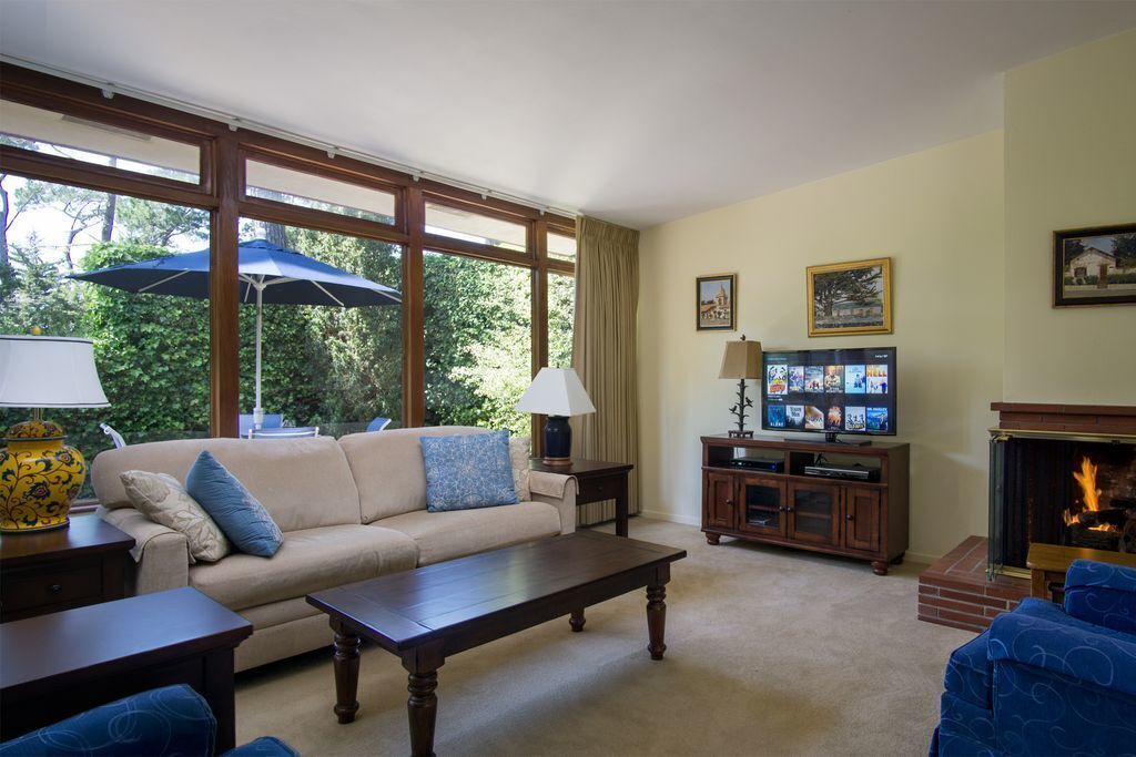 Photo of Livingroom in Northwest Carmel