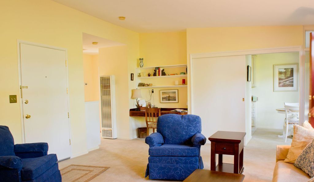 Photo of Livingroom in Northwest Carmel