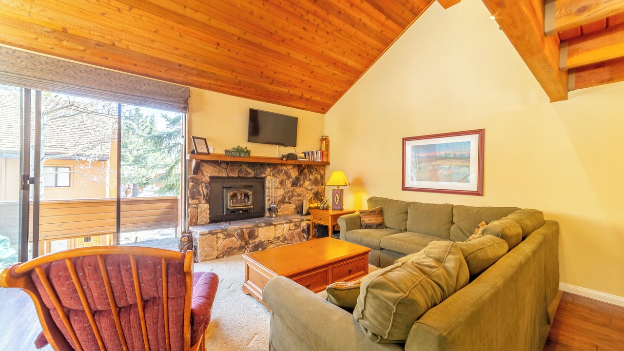 Photo of Livingroom in Mammoth Lakes