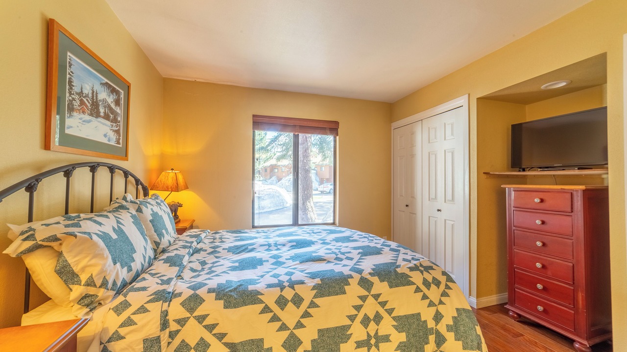 Photo of Bedroom in Mammoth Lakes