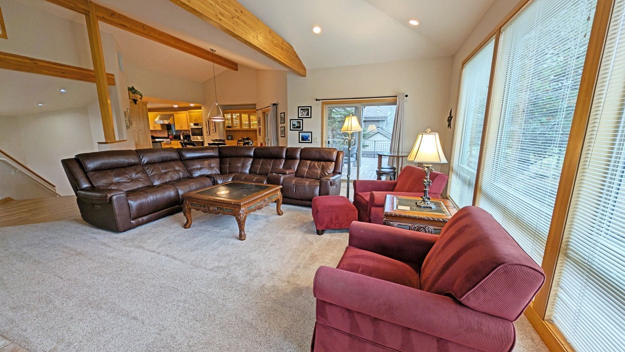 Photo of Livingroom in Sunriver