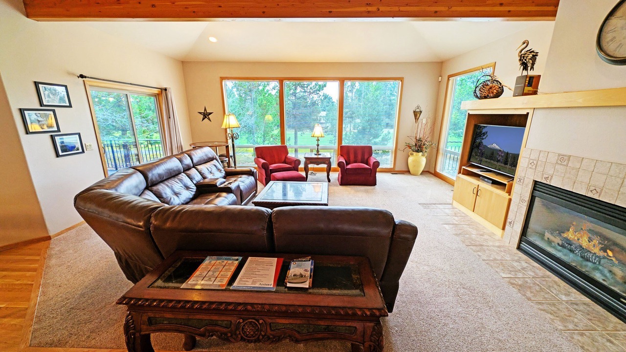 Photo of Livingroom in Sunriver