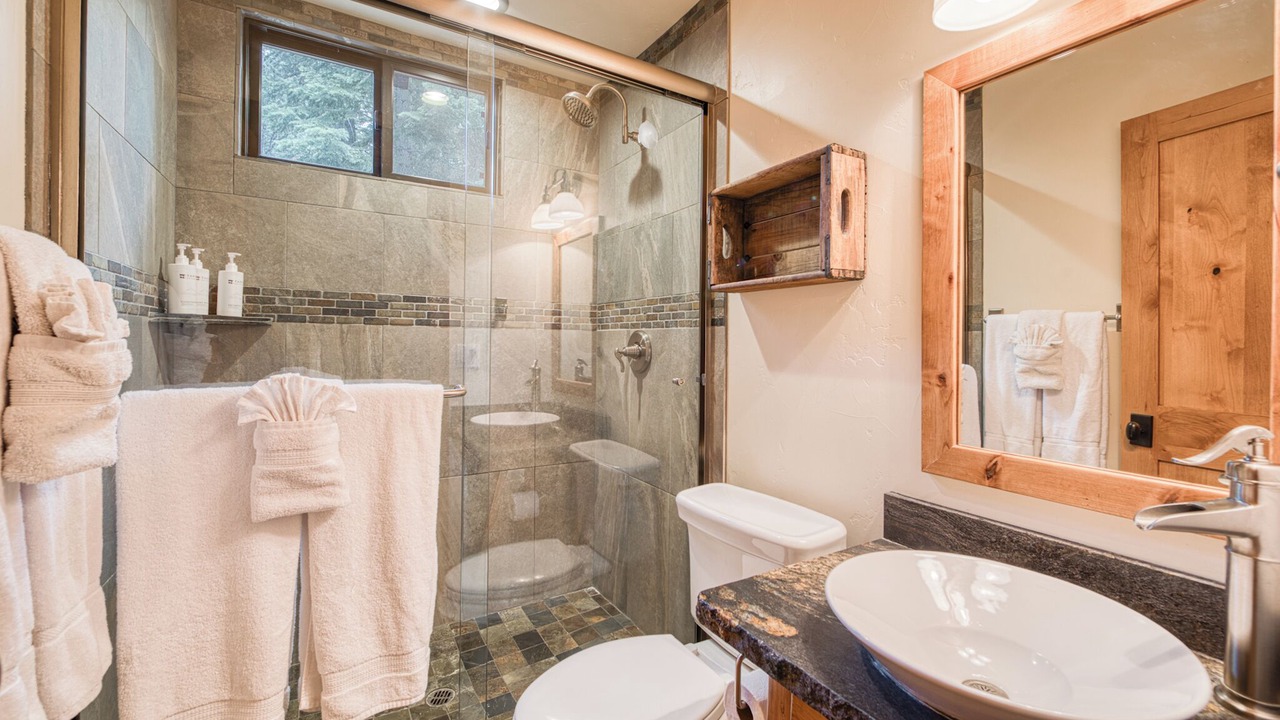 Photo of Bathroom in Kingswood Estates
