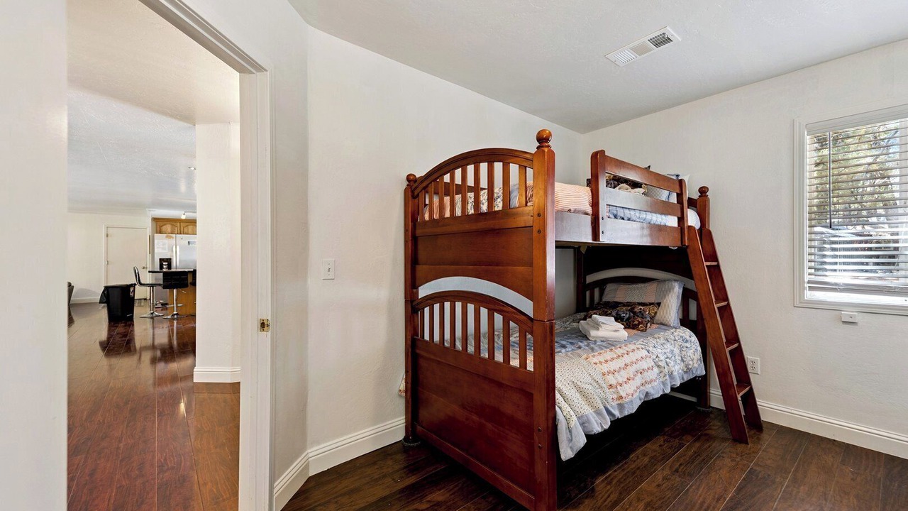 Photo of Bedroom in Tahoe Island