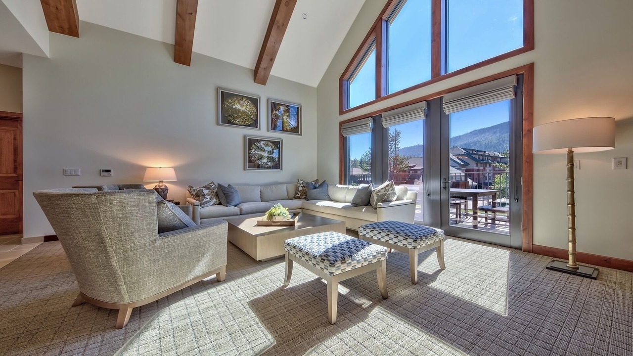 Photo of Livingroom in Lakeside Park