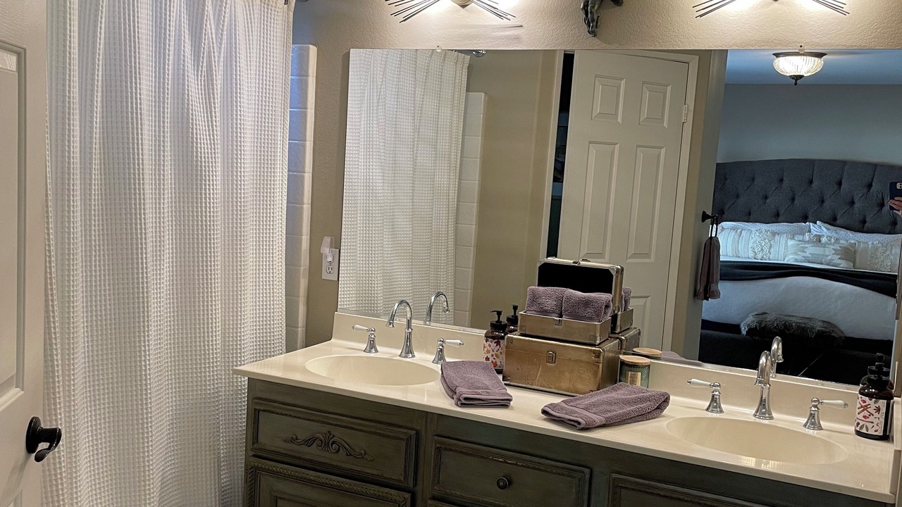 Photo of Bathroom in Topaz