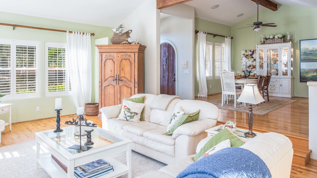 Photo of Livingroom in Del Rey Oaks