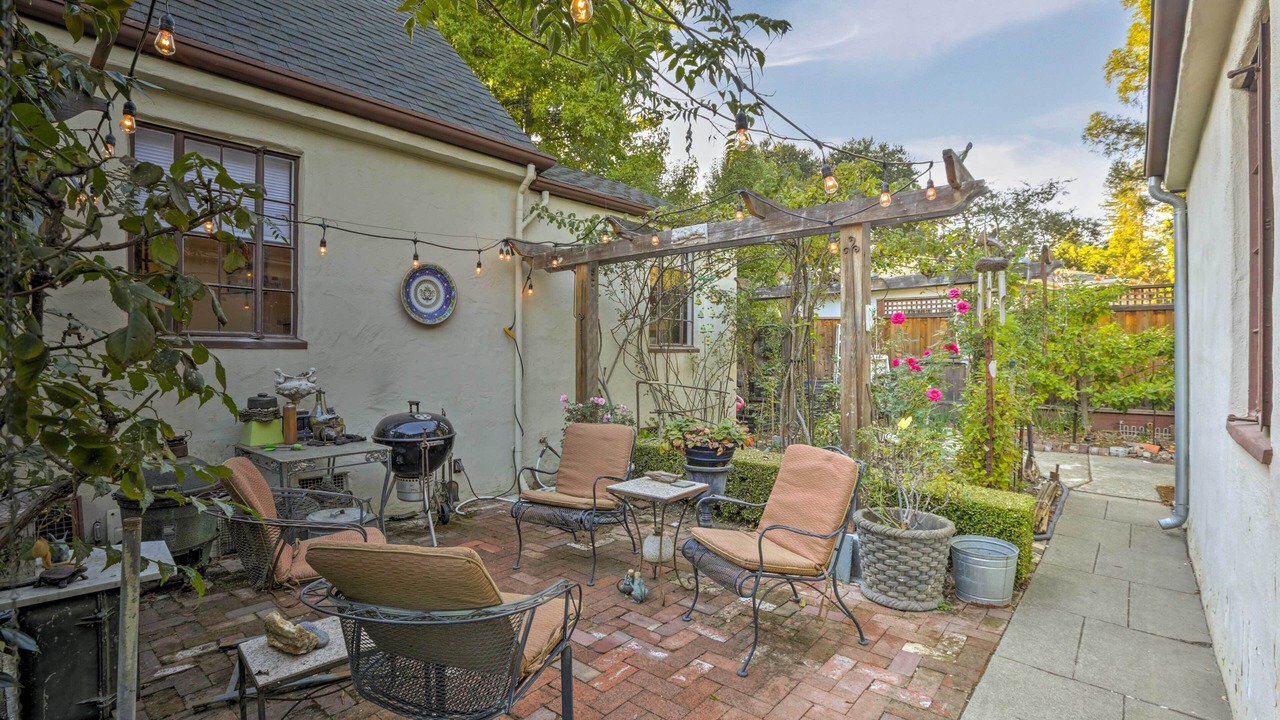 Photo of Patio Balcony in West Menlo Park